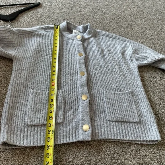 Abercrombie & Fitch Relaxed Hardware Crew Cardigan Sweater - Picture 11 of 11